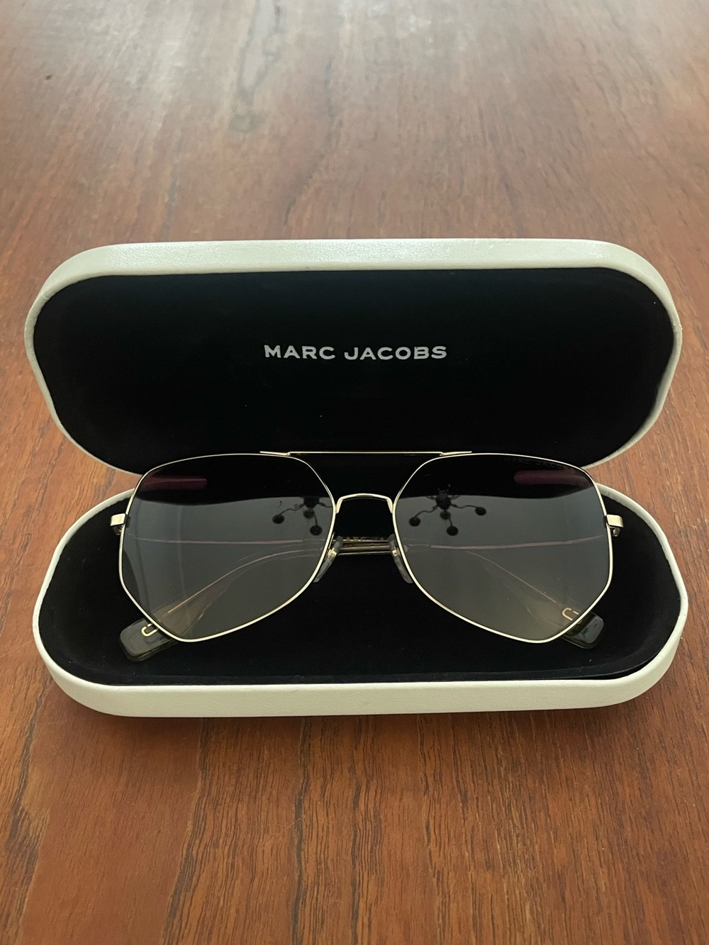 Marc Jacobs gold rim aviator sunglasses